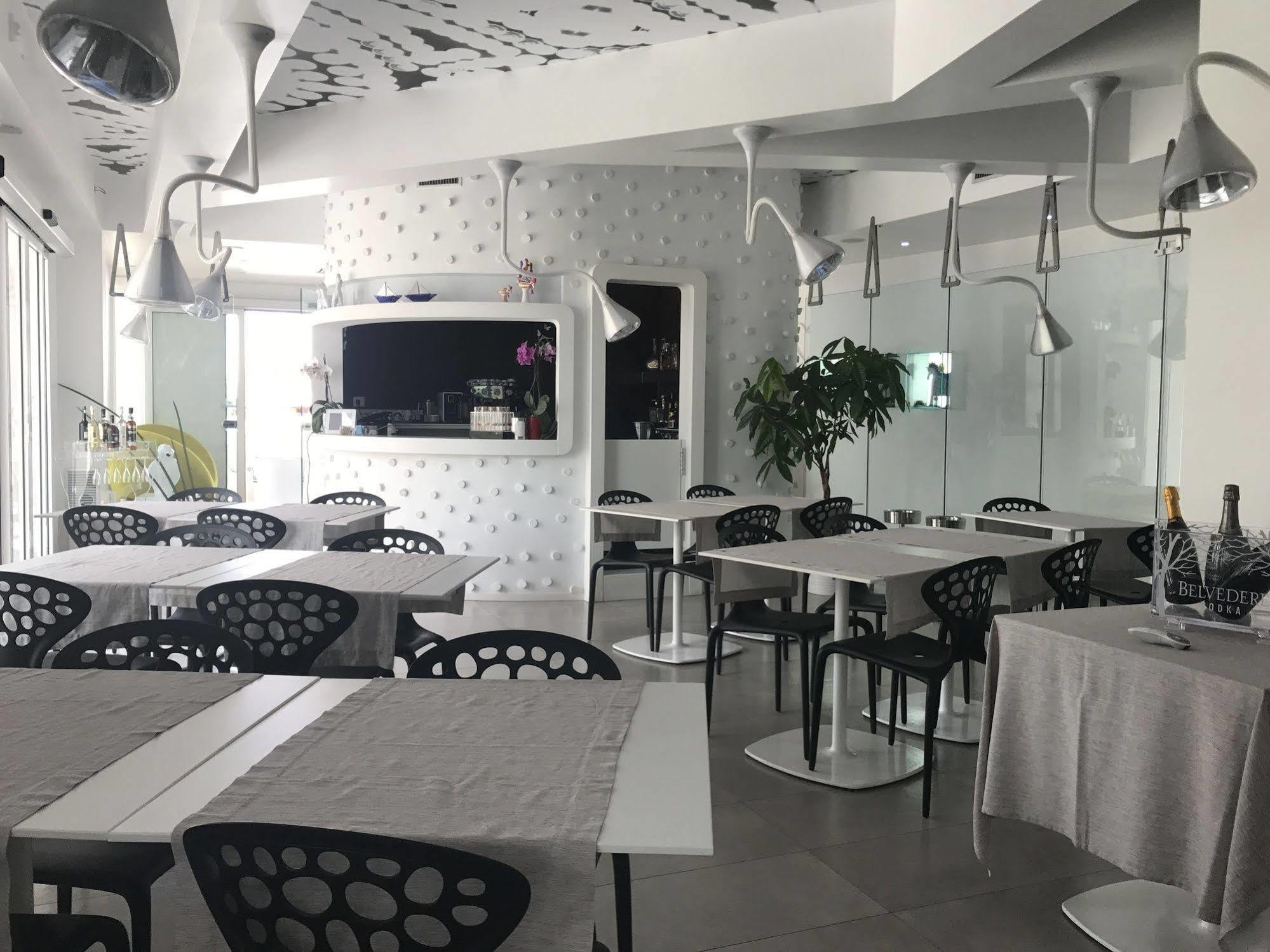 Quihotel Porto Cesareo Ngoại thất bức ảnh