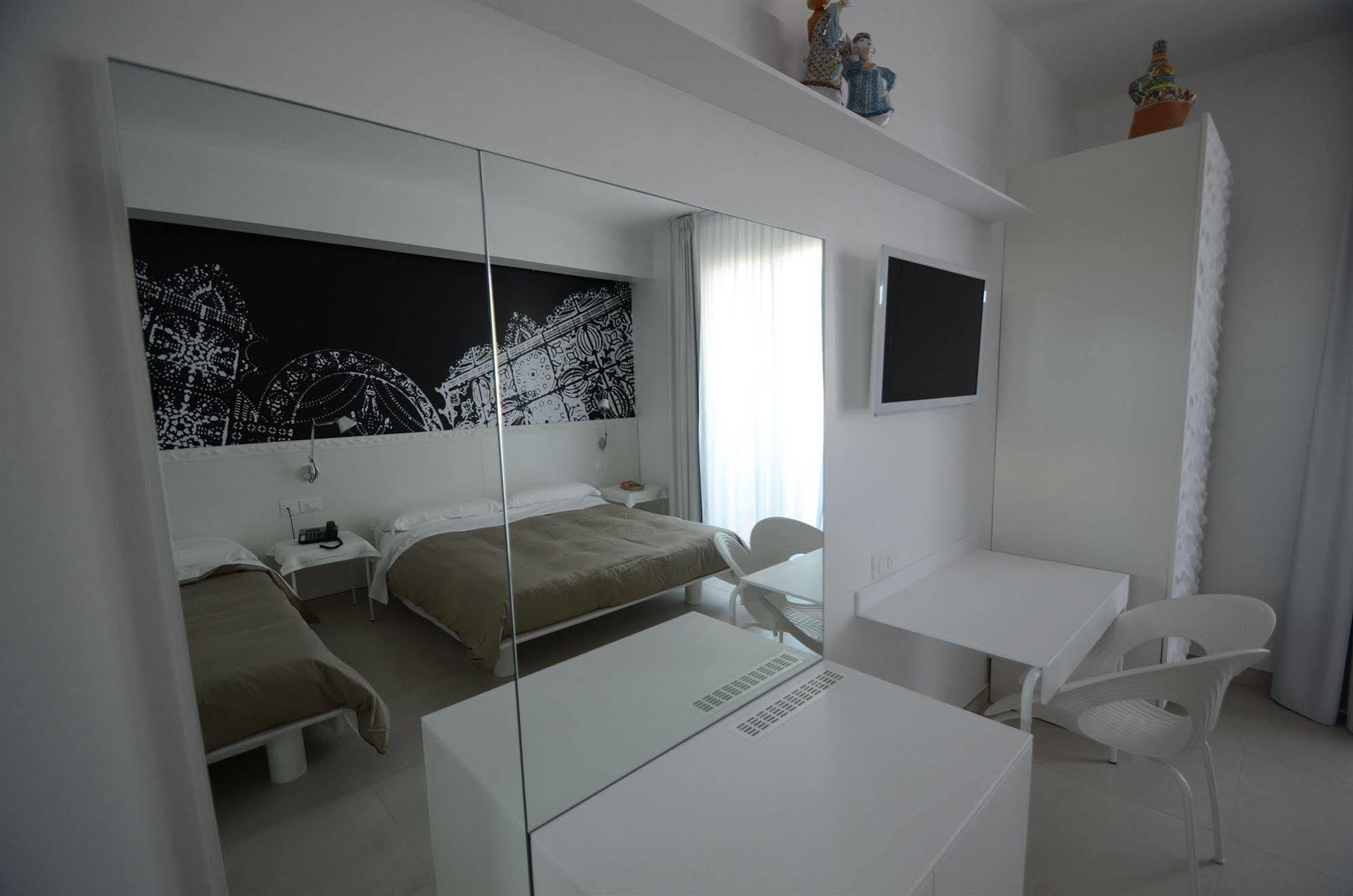 Quihotel Porto Cesareo Ngoại thất bức ảnh